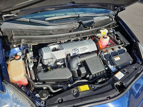 Used 2015 Toyota Prius Four image 29