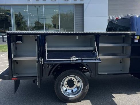 New 2025 Ford F450 XLT w/ XLT Value Package image 10