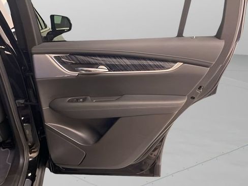 Used 2025 Cadillac XT6 Premium Luxury AWD/4WD image 29