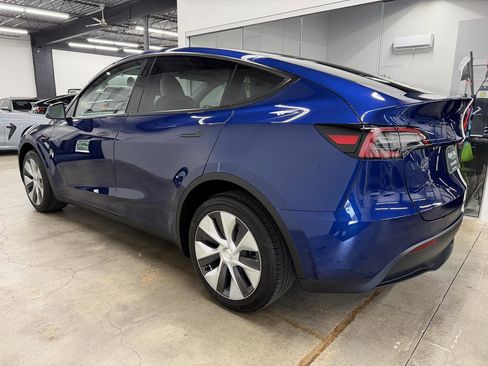 Used 2023 Tesla Model Y Long Range AWD/4WD image 6