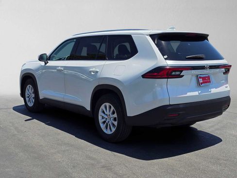 Used 2026 Toyota Grand Highlander FWD image 5