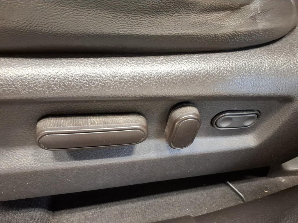 Used 2010 Hyundai Santa Fe AWD SE image 17