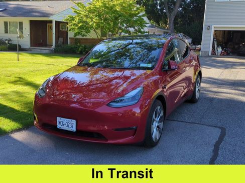 Used 2023 Tesla Model Y Long Range AWD/4WD image 1