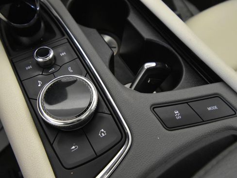 Used 2020 Cadillac XT5 Premium Luxury image 19