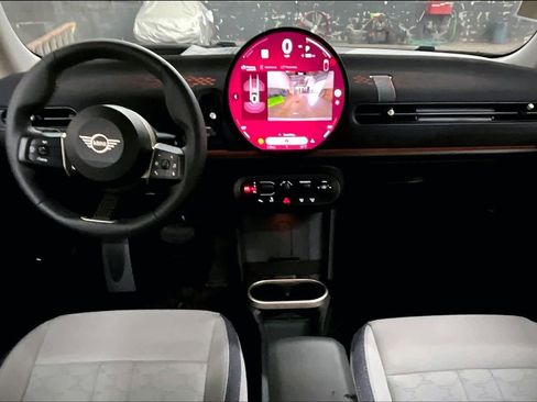 Certified 2025 MINI Cooper 2-Door Hardtop image 17