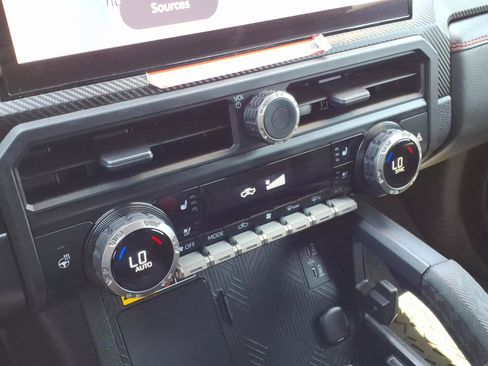 Certified 2025 Toyota Tacoma TRD Pro AWD/4WD image 18