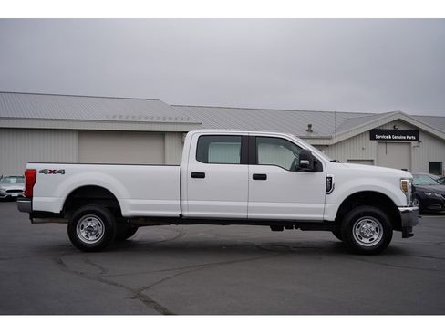 Used 2019 Ford F250 XL w/ Power Equipment Group image 2