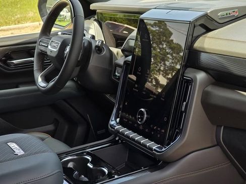 New 2026 GMC Yukon AT4 w/ AT4 Premium Plus Package AWD/4WD image 10