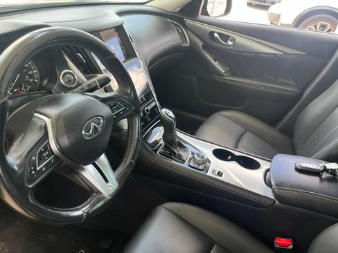 Used 2020 INFINITI Q50 Luxe w/ Essential Package (3.0T Luxe) RWD image 11