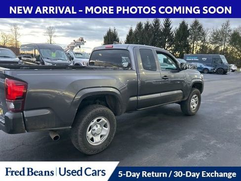 Used 2021 Toyota Tacoma SR image 8