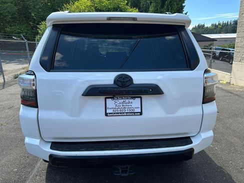 Used 2017 Toyota 4Runner TRD Off-Road Premium image 6
