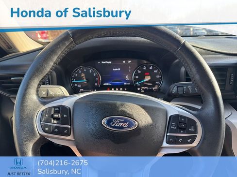 Used 2023 Ford Explorer XLT image 14