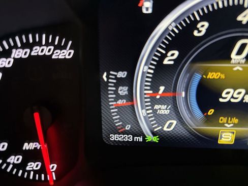 Used 2016 Chevrolet Corvette Z06 w/ 3LZ Preferred Equipment Group image 12