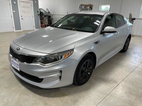 Used 2018 Kia Optima LX FWD image 3