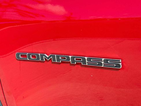 Used 2018 Jeep Compass Limited w/ Navigation Group AWD/4WD image 12