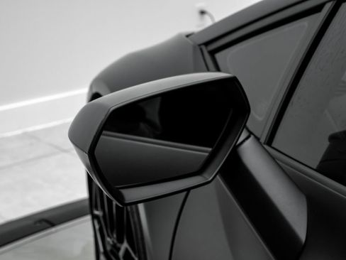 Used 2022 Lamborghini Huracan EVO RWD image 32