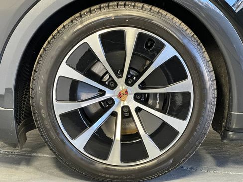 Used 2026 Porsche Cayenne Electric AWD/4WD image 34