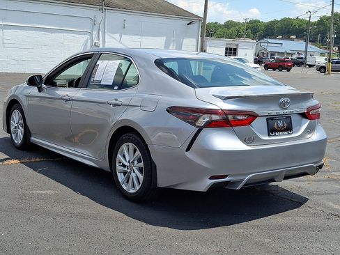 Used 2024 Toyota Camry SE FWD image 6