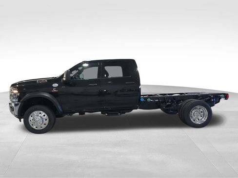 New 2026 RAM 4500 Tradesman w/ Chrome Appearance Group AWD/4WD image 5