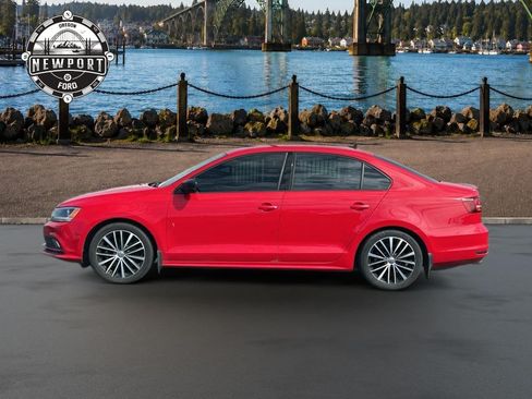Used 2016 Volkswagen Jetta Sport FWD image 2