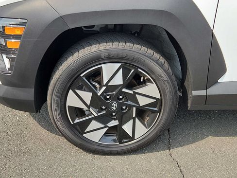Used 2024 Hyundai Kona SEL AWD/4WD image 8