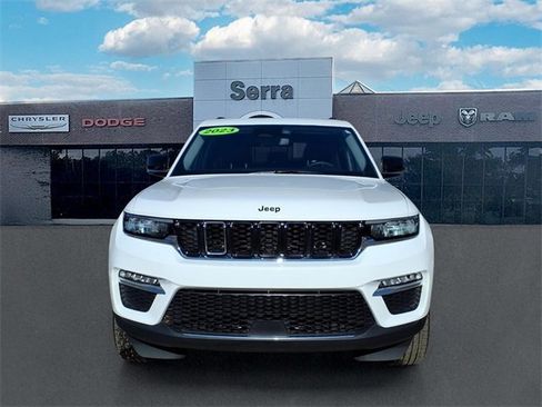 Used 2023 Jeep Grand Cherokee Limited image 2