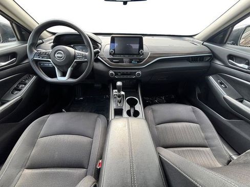 Used 2024 Nissan Altima 2.5 SV FWD image 13