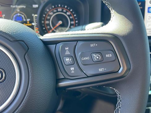 New 2025 Jeep Gladiator Willys image 15