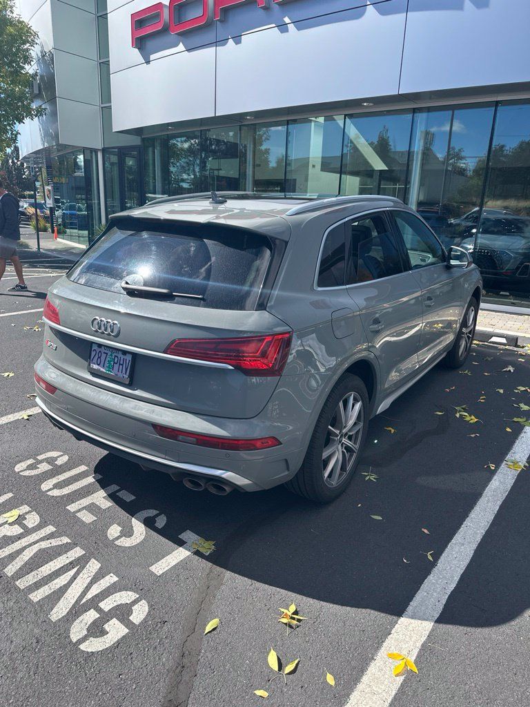 Used 2021 Audi SQ5 Premium Plus w/ Premium Plus Package AWD/4WD image 4