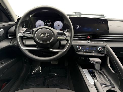 Used 2024 Hyundai Elantra SEL FWD image 10