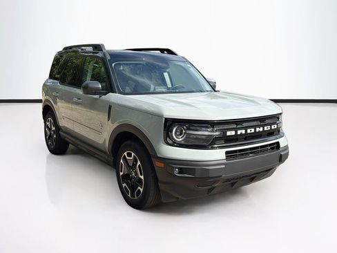 Used 2023 Ford Bronco Sport Outer Banks w/ Tech Package AWD/4WD image 3