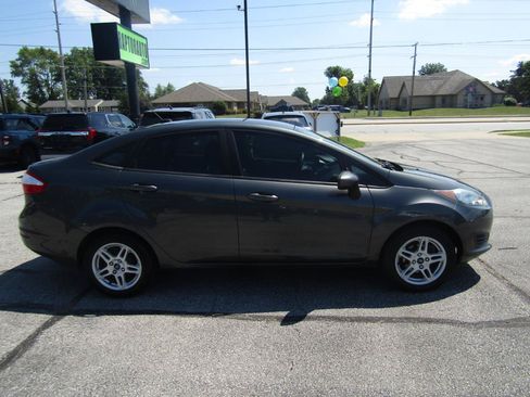 Used 2019 Ford Fiesta SE FWD image 9