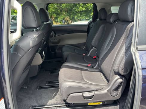 Used 2026 Kia Carnival FWD image 23