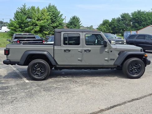 Used 2021 Jeep Gladiator Sport image 13