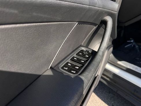 Used 2019 Porsche Panamera RWD image 11