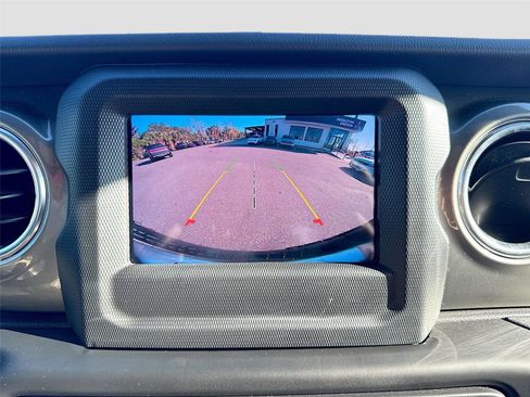 Used 2021 Jeep Wrangler Unlimited Sahara image 13