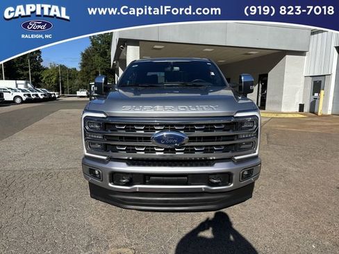 Used 2023 Ford F250 Platinum image 3