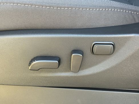 New 2025 Nissan Frontier SV w/ SV Convenience Package image 18