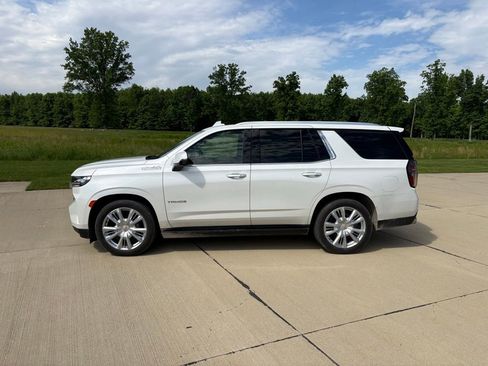 Used 2023 Chevrolet Tahoe High Country AWD/4WD image 3