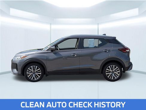 Used 2024 Nissan Kicks SV FWD image 2