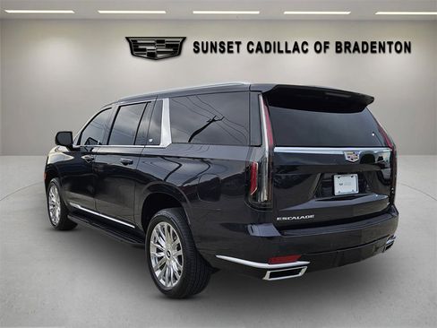 Certified 2023 Cadillac Escalade ESV Premium Luxury image 5