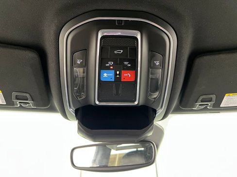 Used 2024 Jeep Grand Cherokee Altitude RWD image 66