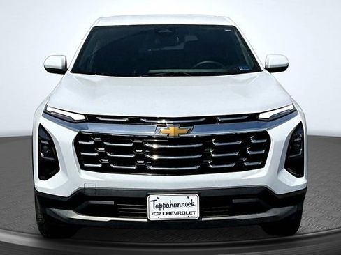 Used 2025 Chevrolet Equinox LT image 2