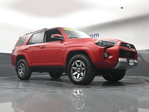 Used 2021 Toyota 4Runner TRD Off-Road Premium w/ Moonroof Package AWD/4WD image 26