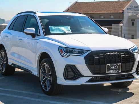 New 2025 Audi Q3 2.0T Premium image 3