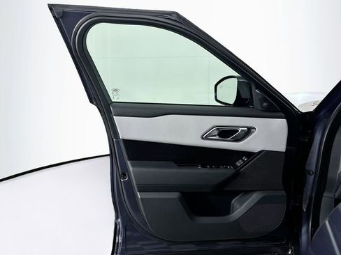 New 2026 Land Rover Range Rover Velar Dynamic SE image 11
