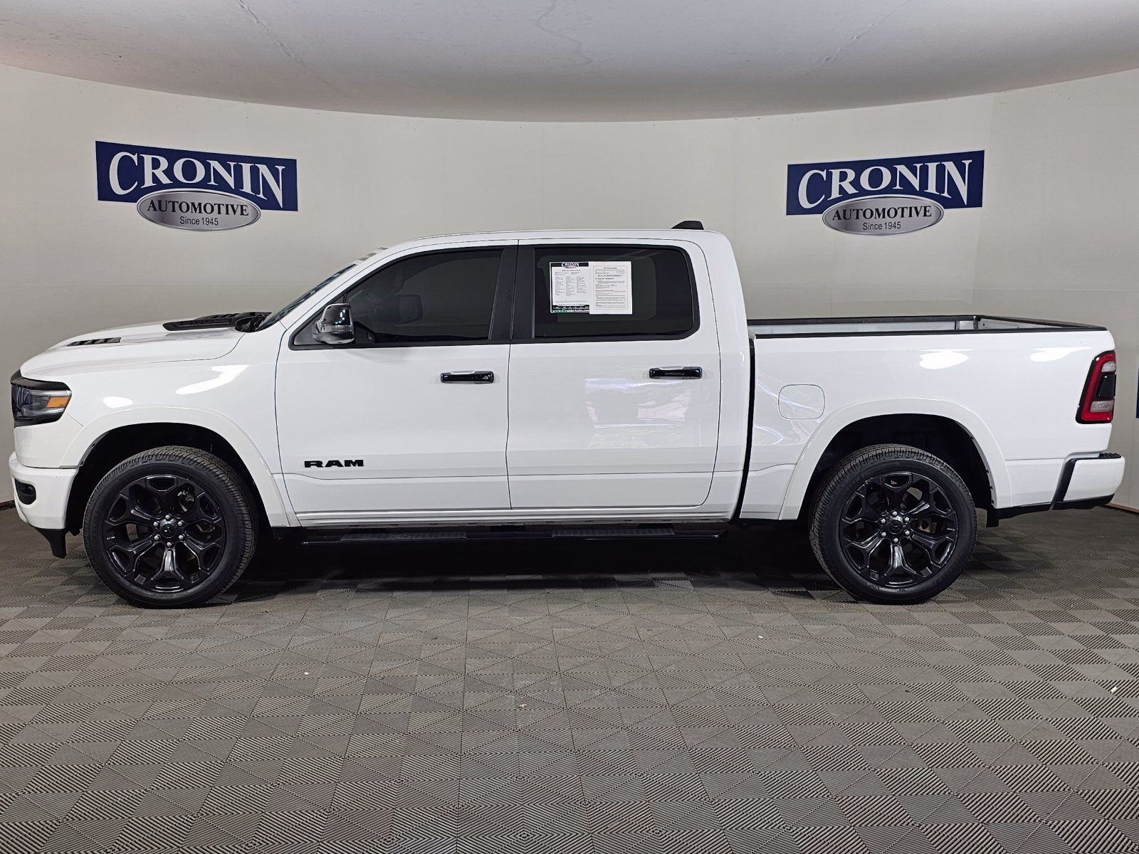 Used 2024 RAM 1500 Limited w/ Night Edition AWD/4WD image 30