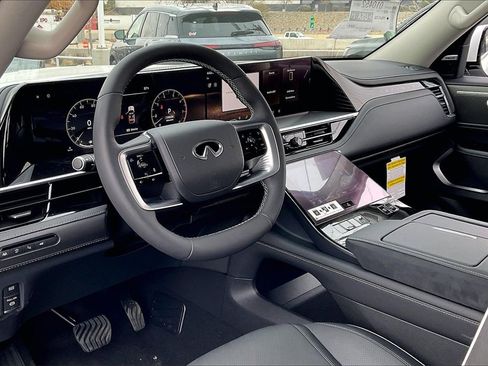 New 2026 INFINITI QX80 Luxe image 7