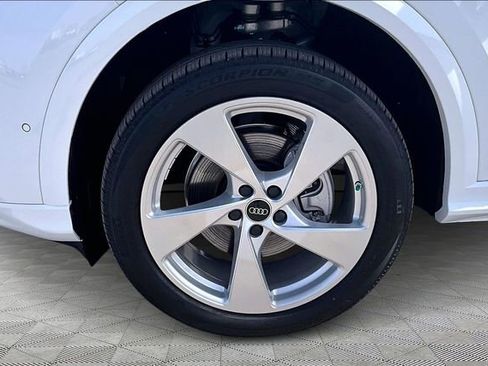 New 2025 Audi Q5 2.0T Premium Plus image 4