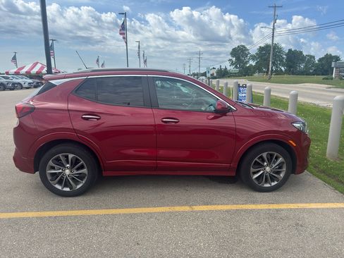 Used 2021 Buick Encore GX Preferred w/ Sport Touring Package FWD image 3